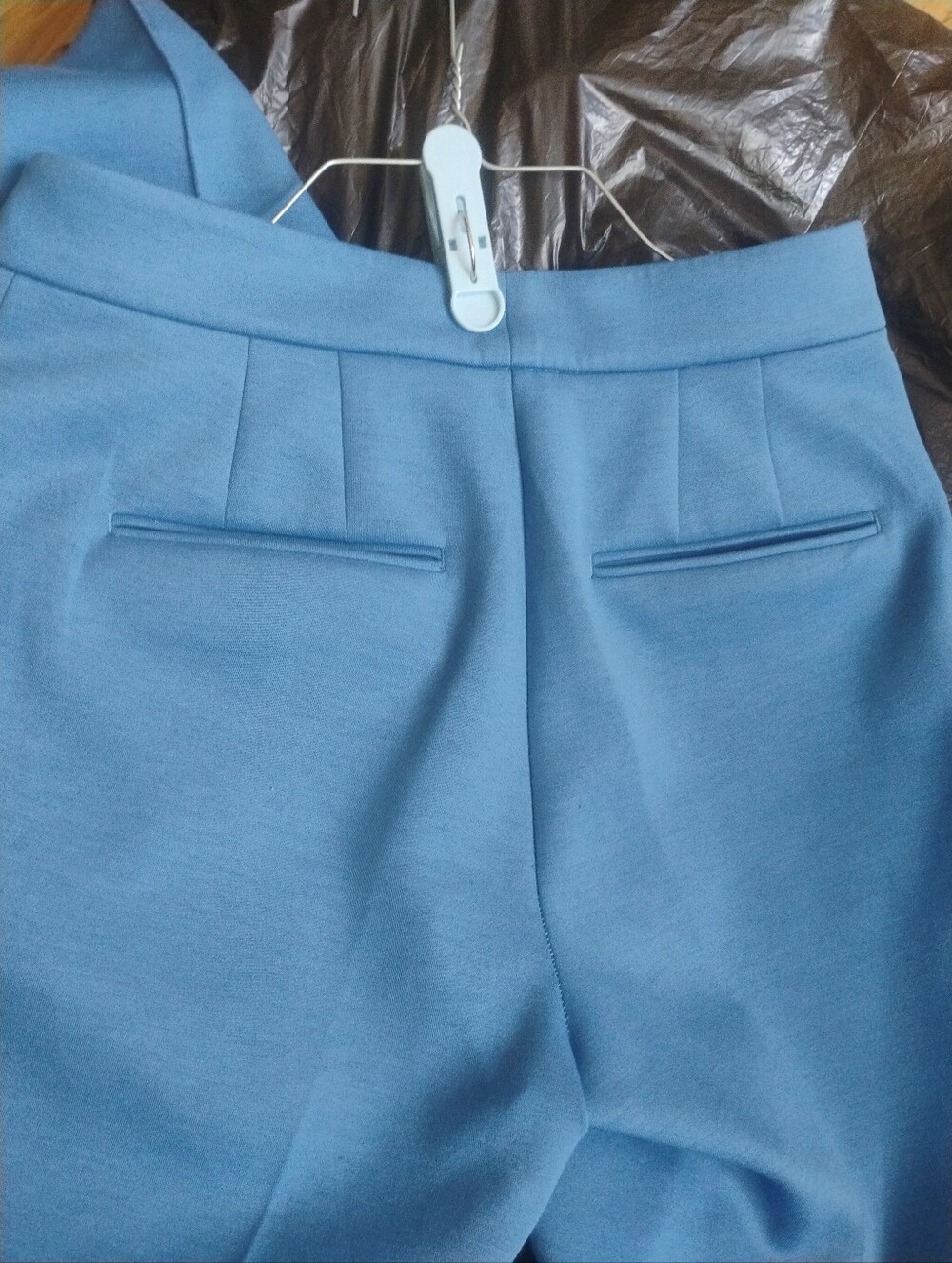 Ann Taylor Ankle Pants - Picture 6 of 6